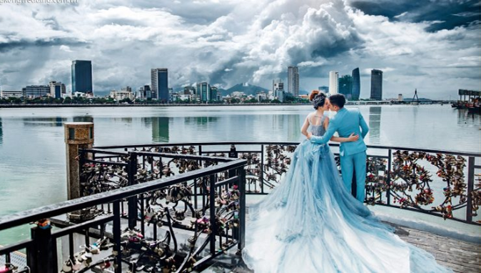 Cầu tình yêu - Địa điểm chụp ảnh cưới đẹp ở Đà Nẵng