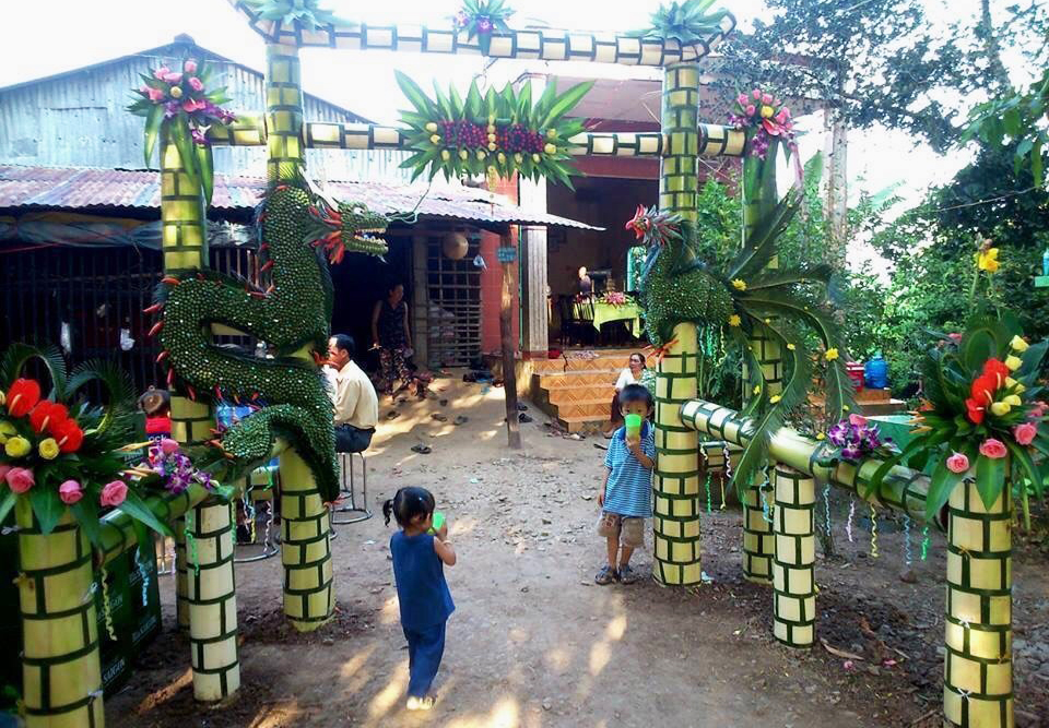 Những mẫu cổng hoa cưới bằng lá dừa miền tây đẹp 2017